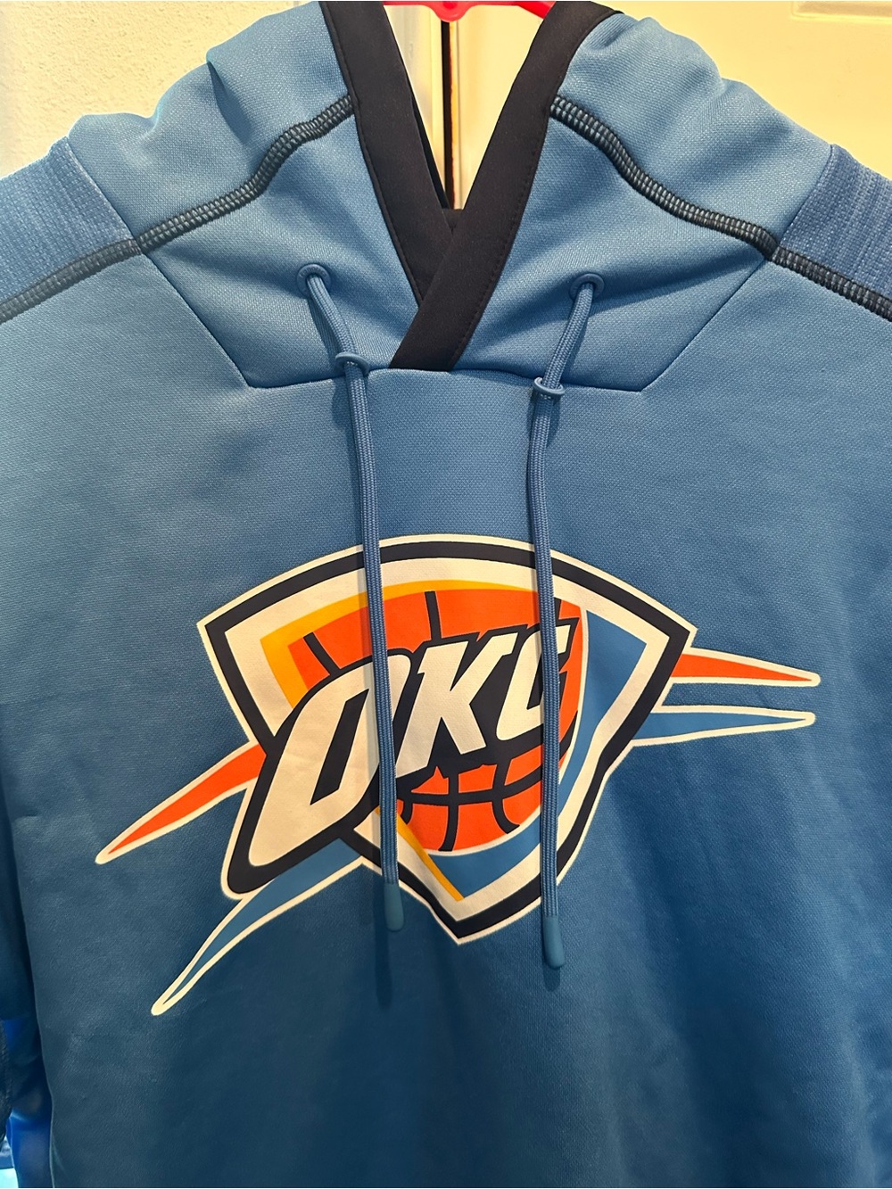 Fanatics Oklahoma City Thunder NBA Hoodie - Picture 3 of 9